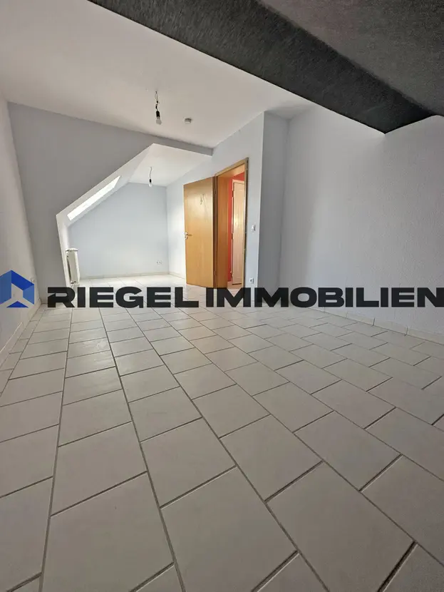 Sie hier? Wir auch! Kapitalanlage oder Eigennutz, Dachgeschosswohnung mit gelungener Raumaufteilung – Bild 5