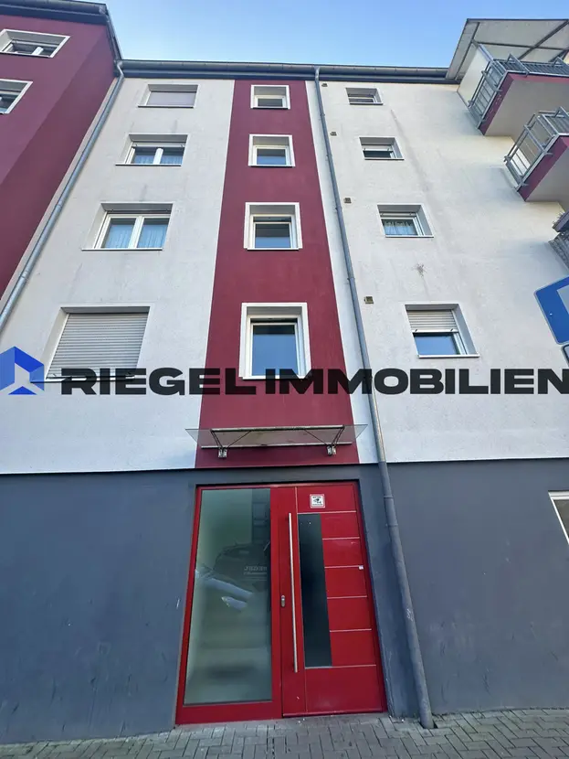 Sie hier? Wir auch!, Bj. 2011, FBHZ., 3- fach verglaste Fenster, ETW mit Balkon und TG.-Stellplatz! – Bild 2