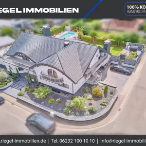 Sie hier? Wir auch! Diese außergewöhnliche Villa mit Pool bietet ein unvergleichliches Wohnerlebnis